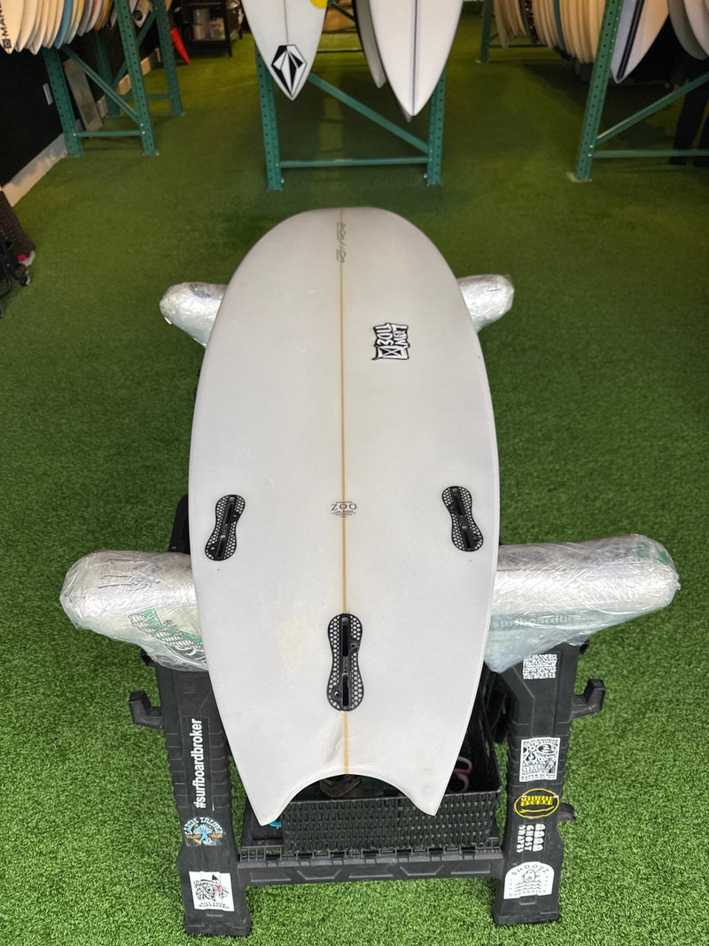 5’7 22L SBMB Surfboard - Surfboardbroker
