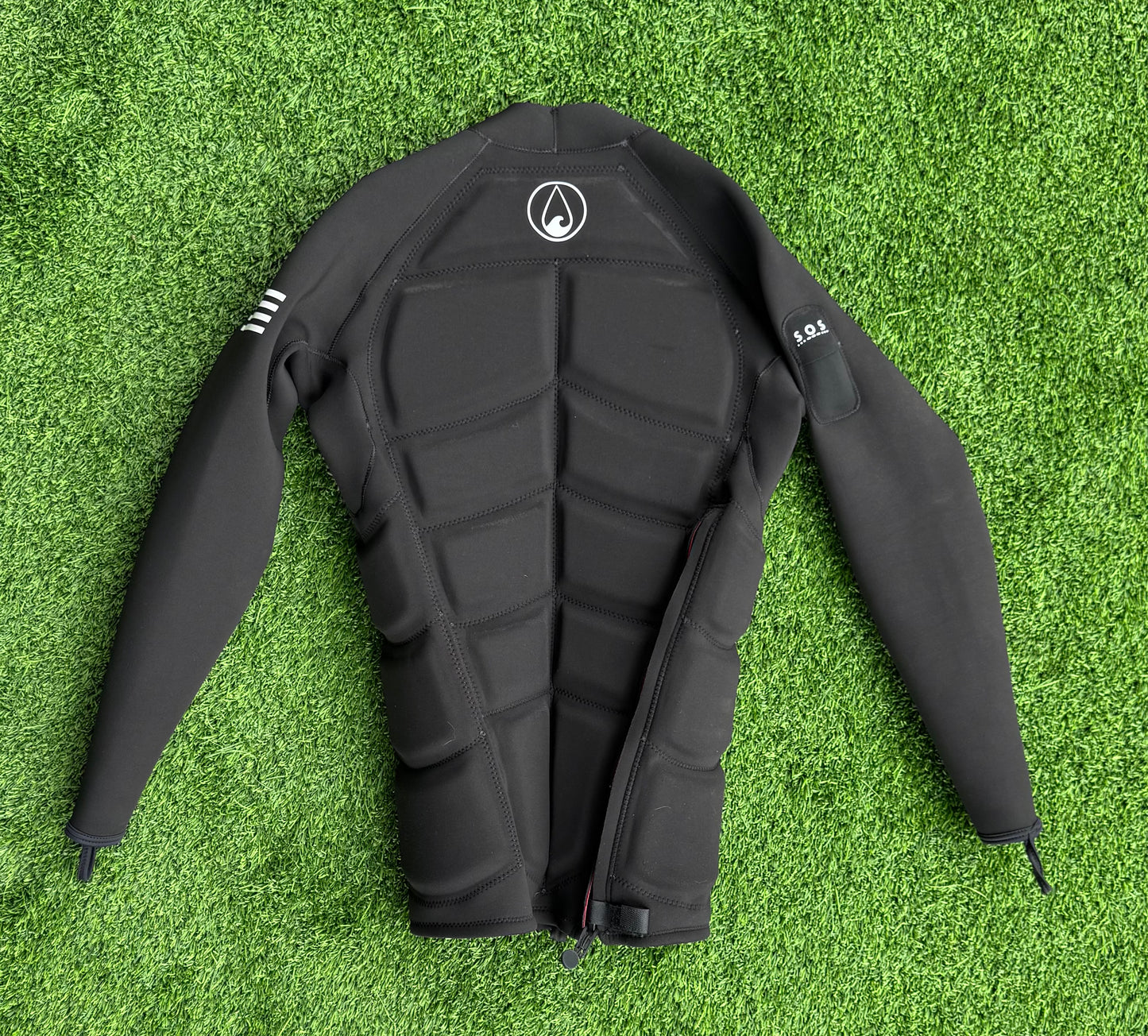 WAIHANA Men's REAR-ZIP Surf Impact Top Suit SIZE Medium-Large (Used)