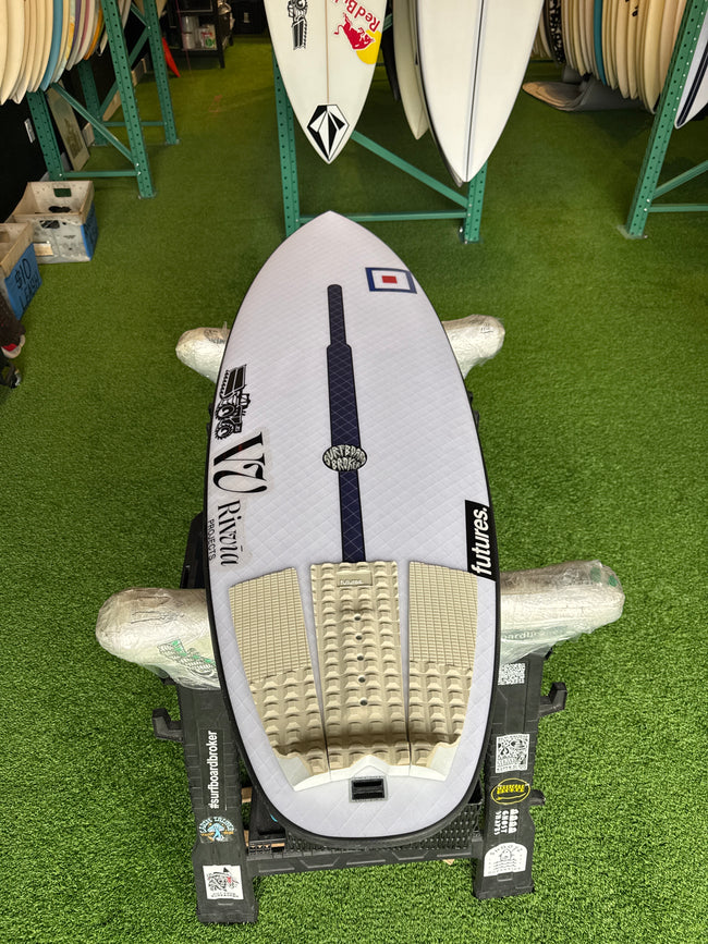 5’2  27L JS Surfboard